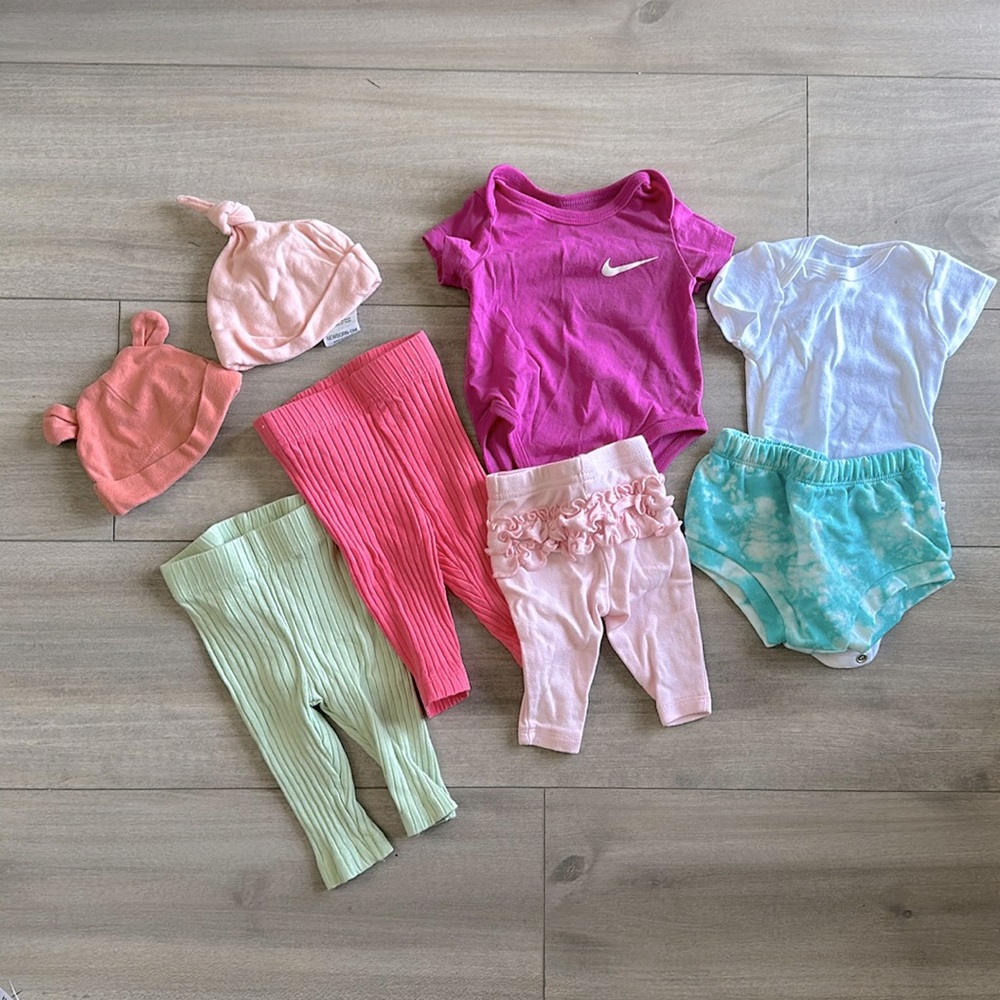 8 piece newborn bundle ✨